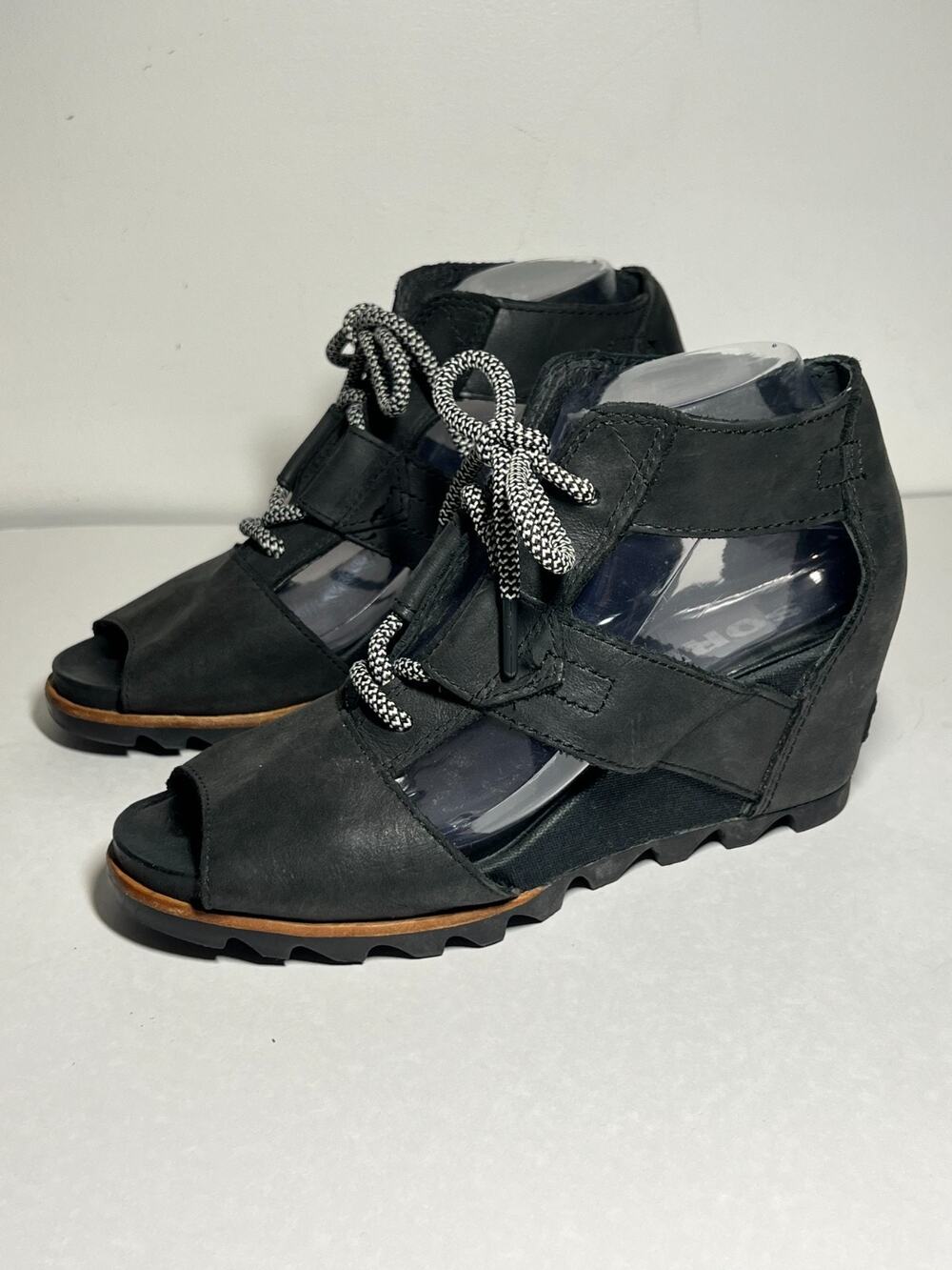 Sorel EUC Black Leather Joanie II Lace Up Wedge Gladiator Sandal Size 9.5